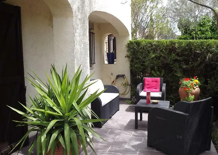 Casa June * 托罗埃利亚-德蒙特格里